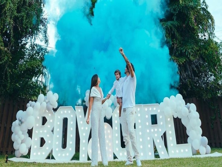 Imaginea produsului Baterie de zi cu fum colorat albastru Gender Reveal